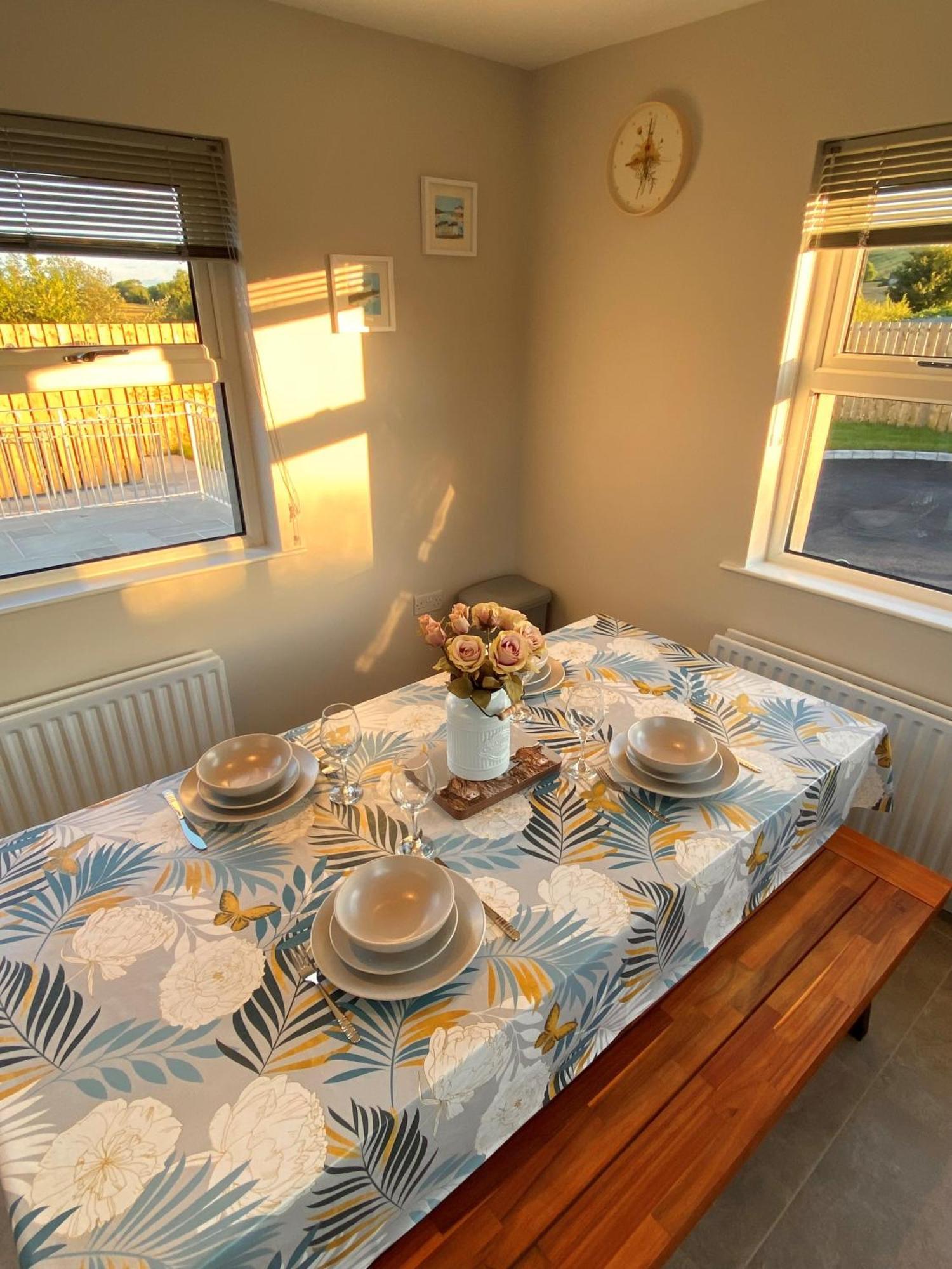 The Gate Lodge At Dunnanew - 4 Star- Sleeps 5 Seaforde Eksteriør bilde